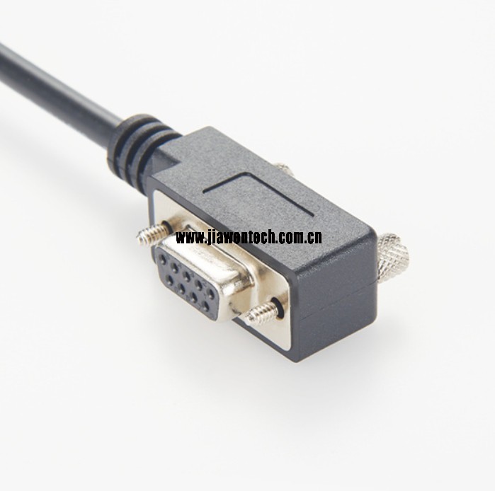 Serienkabel abgewinkelt